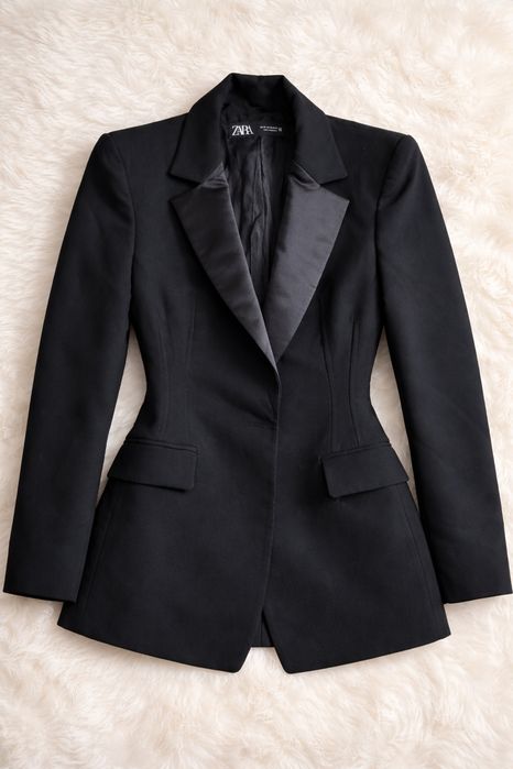 Чорний приталений піджак zara