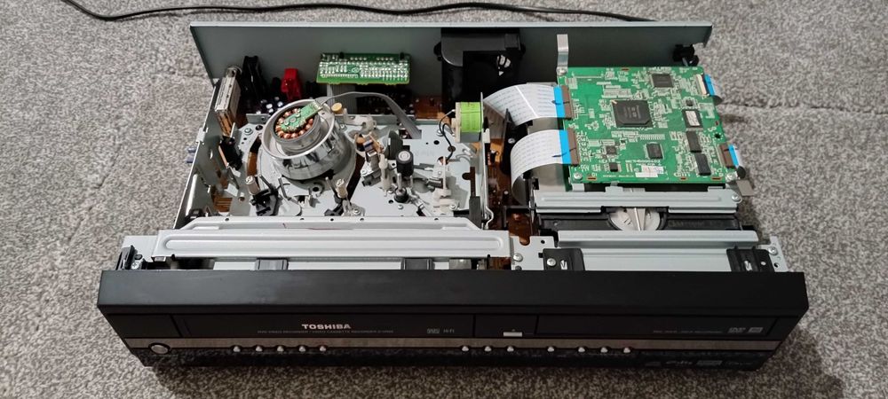 Naprawa Serwis Magnetowidów Video VHS MEDION FUNAI Toshiba PHILIPS LG