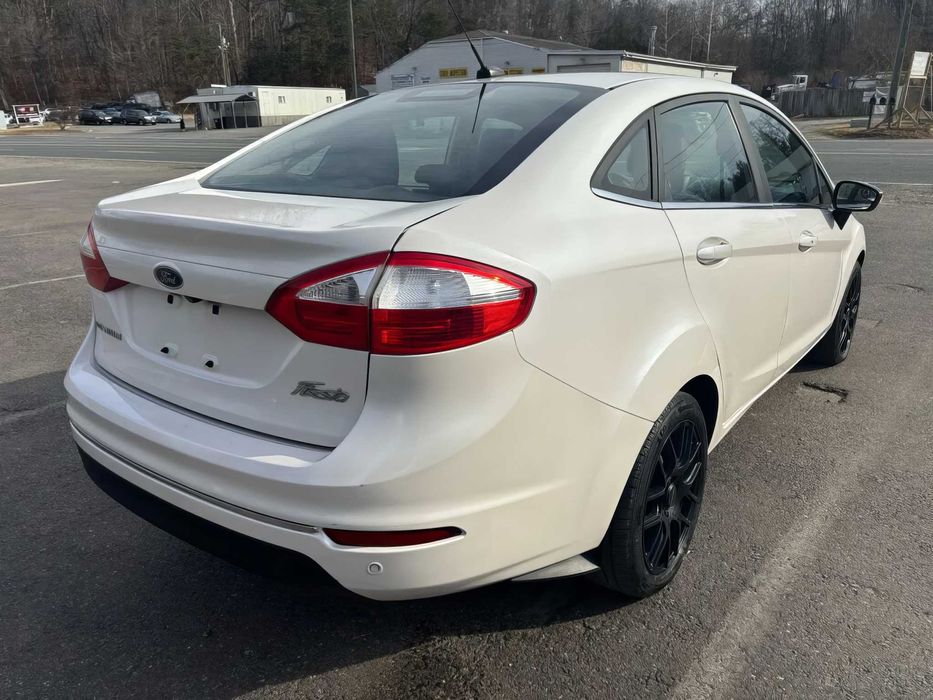 Ford Fiesta Titanium      2016