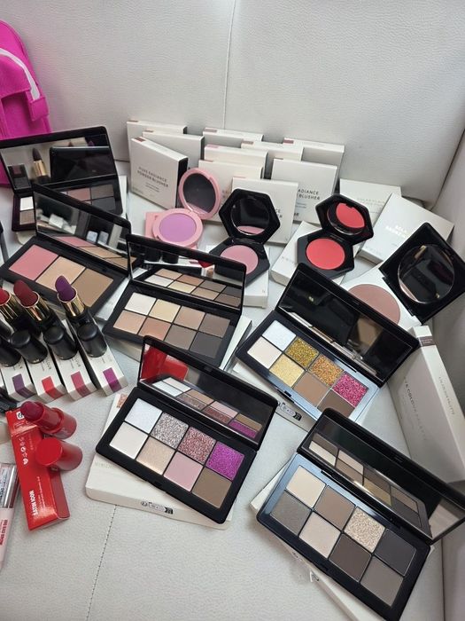 Косметика оптом H&M , помади тіні консилер рум'яна оптом  олівці для очей бронзер блиск для губ косметички