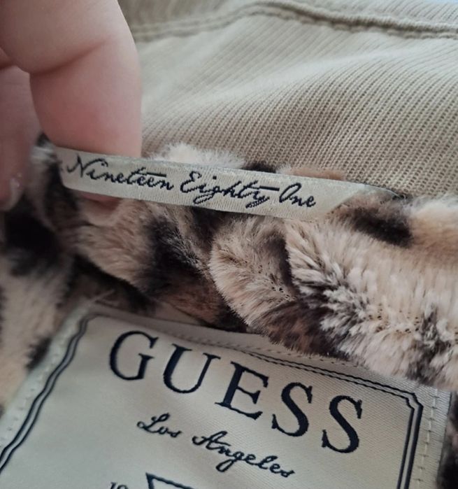 Guess l trencz kurtka l