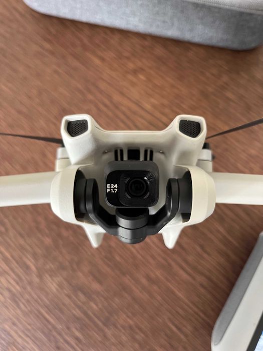 DJI Mini 3 + DJI RC ekran + 2 baterie + etui | pełny komplet