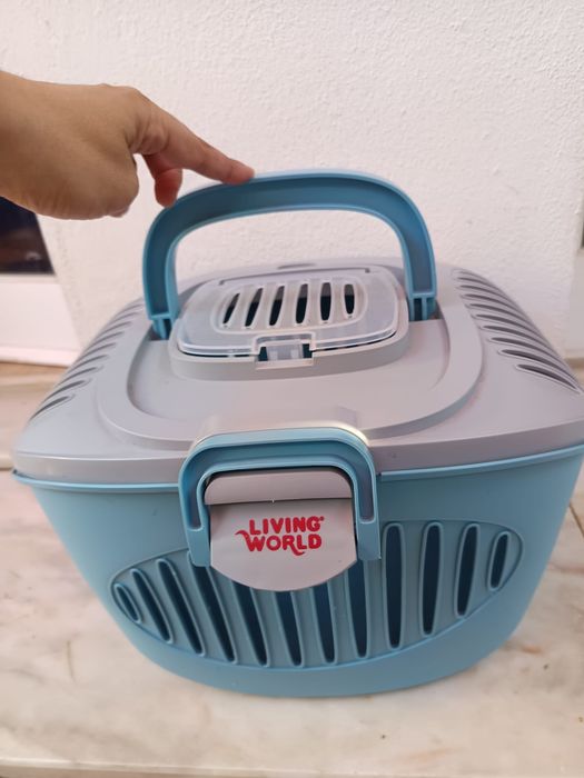 Artigos  animais
- pequena gaiola pássaro 
- mala de transporte coelho
- casa de "férias" coelho

Interessados enviar mensagem privada sff.
Obrigada