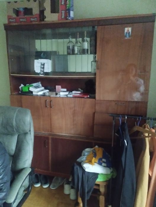 Сервант, шафа для посуду