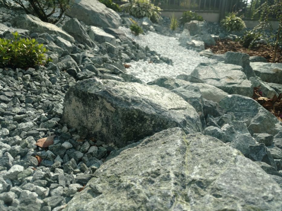 Grys żwirek zielony kamyk gres serpentynit kamienie zielone ogrodowe