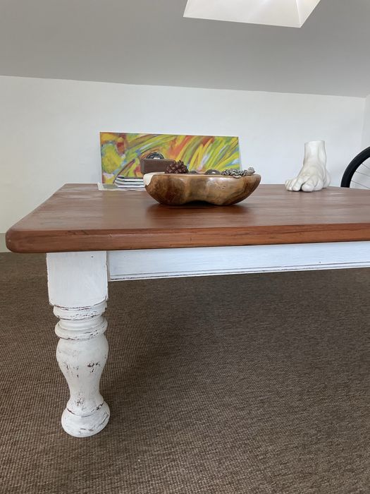 Mesa centro em casquinha maciça 120x120