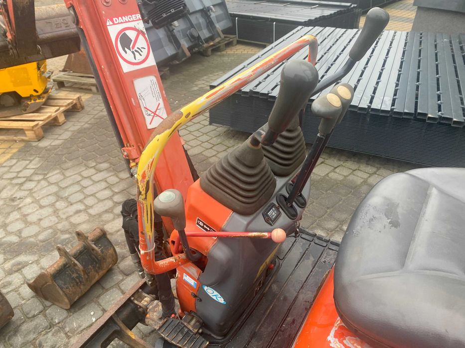 YANMAR SV 08 – 1A(S)  2018r wchodzi na busa 3 łyżki