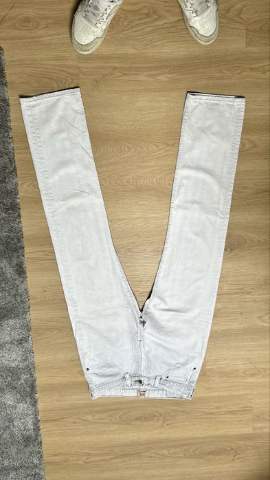 Calças Levis brancas