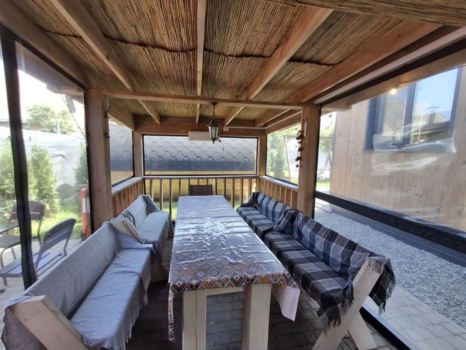 Затишний будинок з банею, терасою та бесідкою з каміном