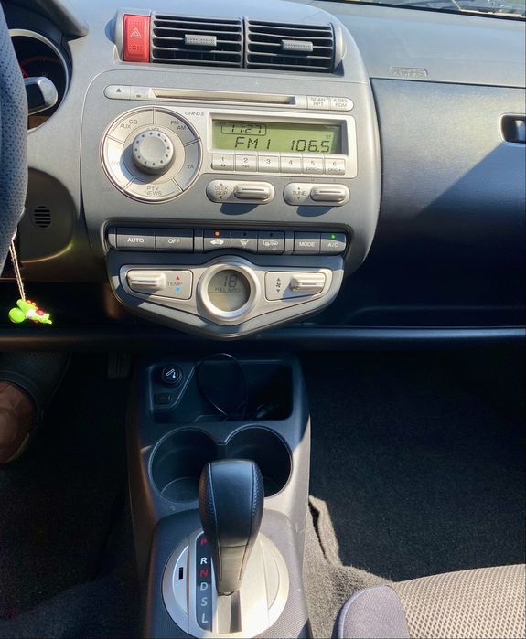 Продам автомобіль Honda Jazz