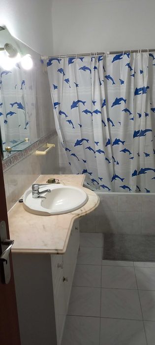 Quarto em Apartamento muito sossegado junto a transportes