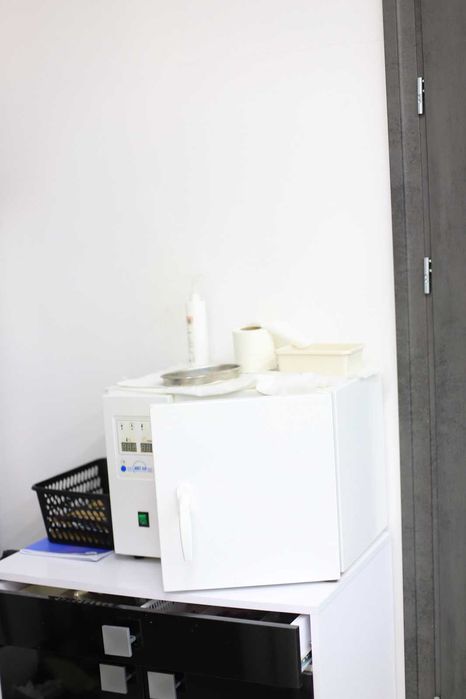 Продається діючий манікюрний салон повністю облаштований