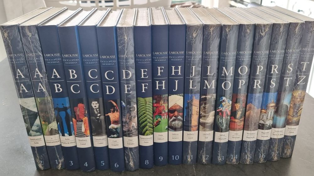Enciclopédia Moderna Larousse