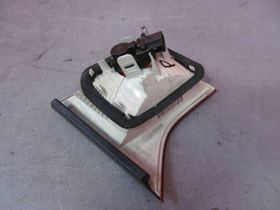 audi a4 b7 8e sedan lampa prawa tył tylna w klape 8e5945094