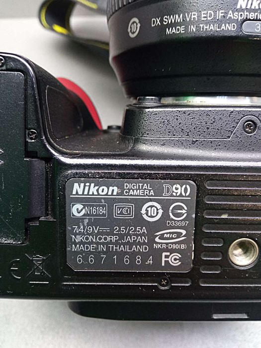 Фотоапарат Nikon D90 Kit
