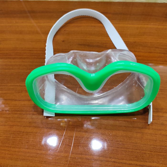 Игрушки музыкальные, погремушки, грызунки.