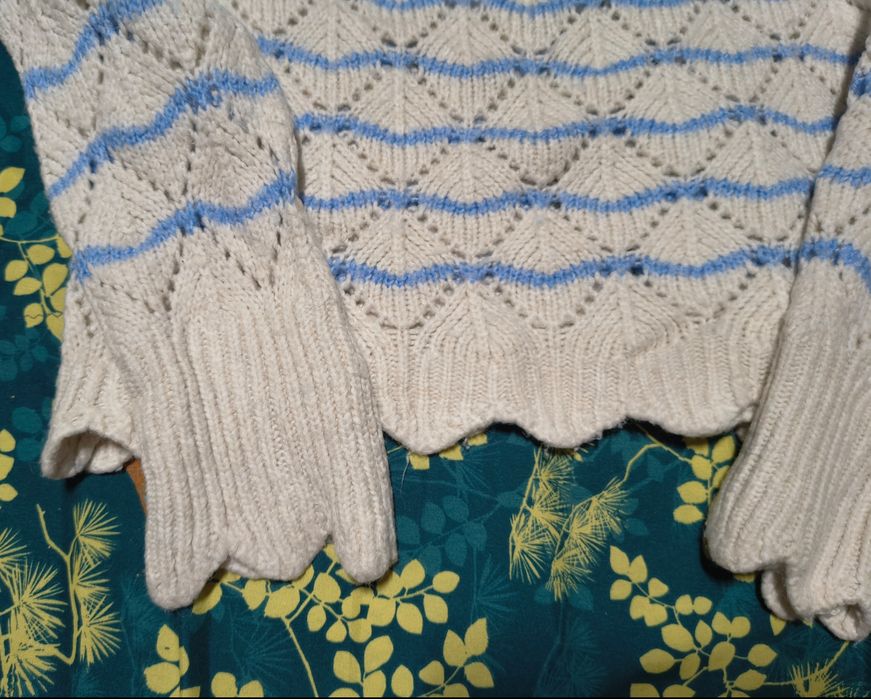 Sweter ażurowy w paski Reserved roz. M
