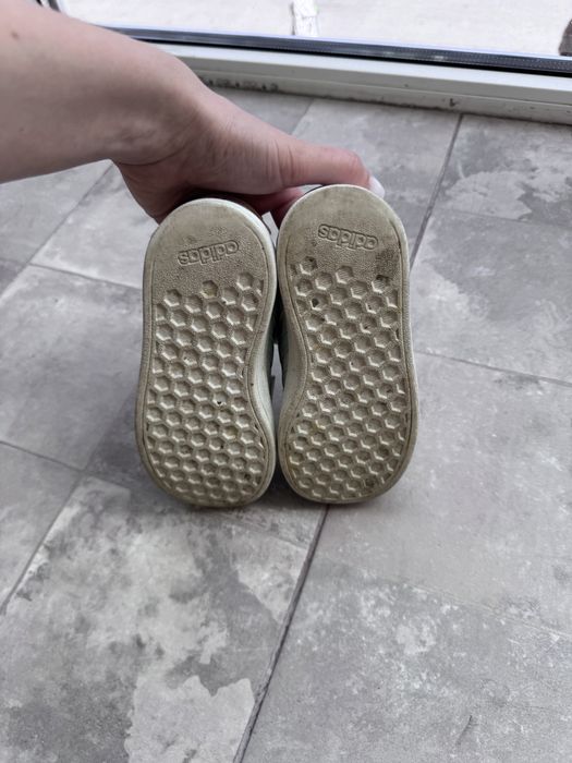 Кросівки Adidas на липучках