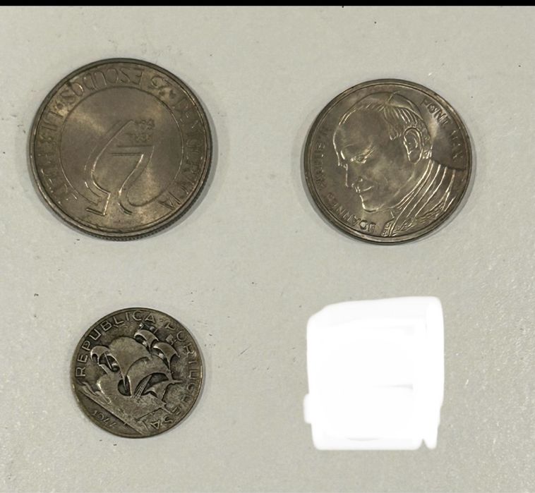 3 Moedas antigas variadas / coleção