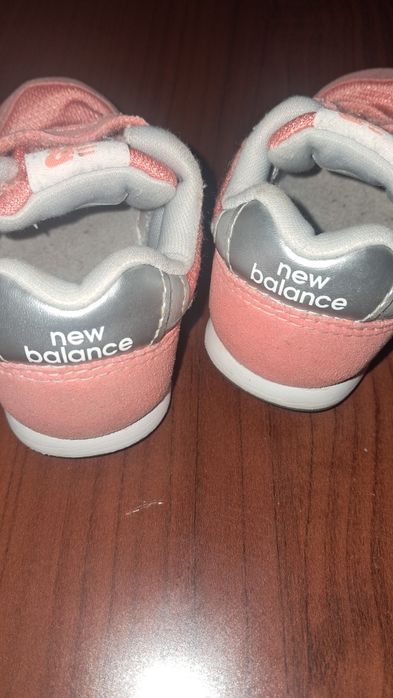 Buty dla dziewczynki damskie oryginalne new balance adidasy  stan bd