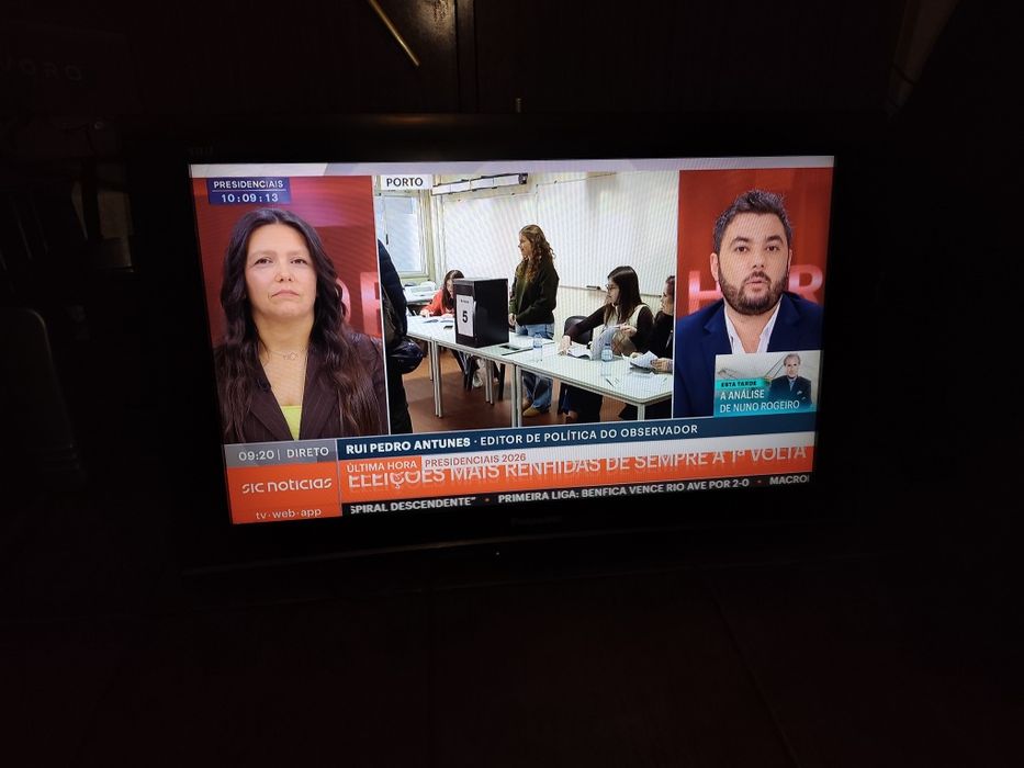 Televisão LCD Panasonic TX-32LE8F. 32 polegadas