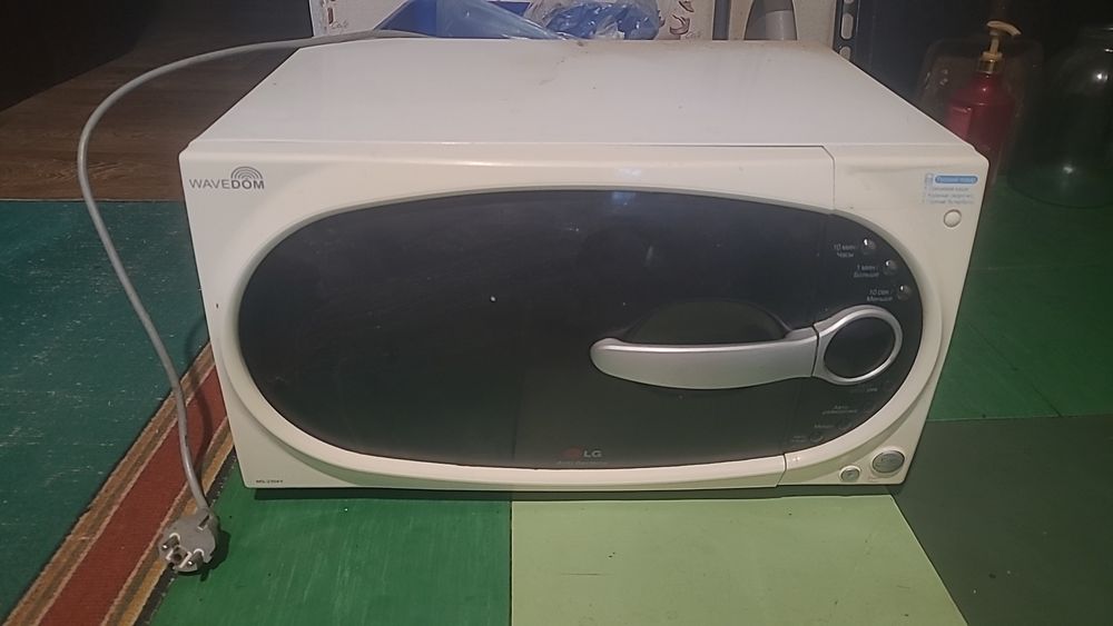 Мікрохвильова піч LG MS-2354Y