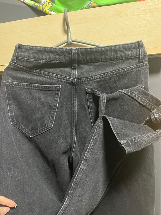 Продам джинси в ідеальному стані з розрізами на ніжці