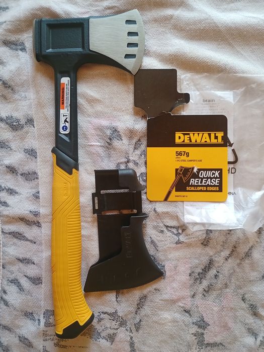 Сокира  туристична DeWALT