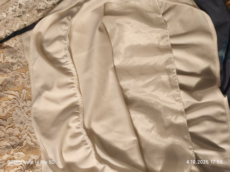 Sukienka kremowa koronkowa