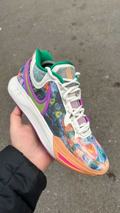 #3824 Nike Kyrie 8 [US 9.5|27.5 cm] - NEW