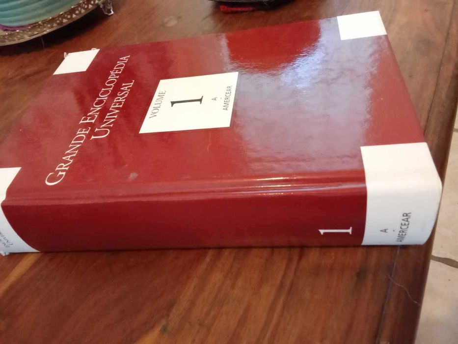 Livro Grande Enciclopédia Universal