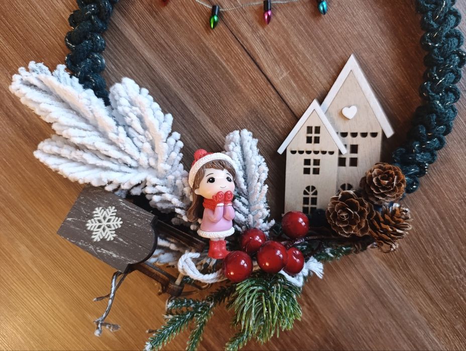 Wianek świąteczny na ścianę stroik bożonarodzeniowy dzieci bałwanek