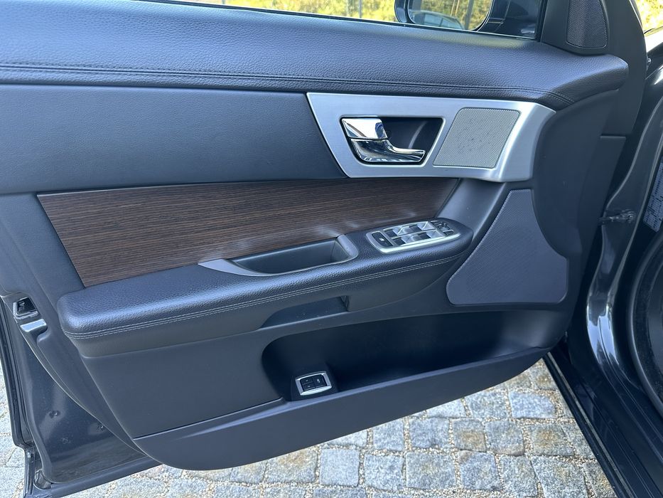 Jaguar XF 2.2d Luxury Auto.