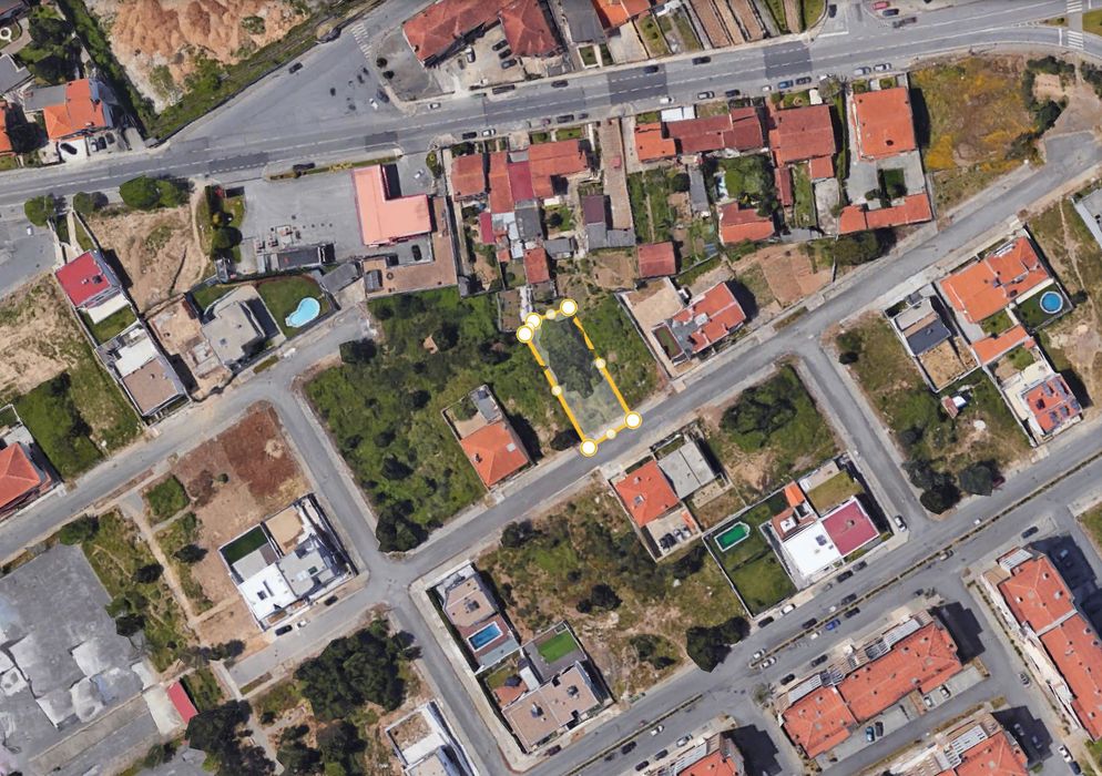 VENDO Terreno em São Pedro da Cova