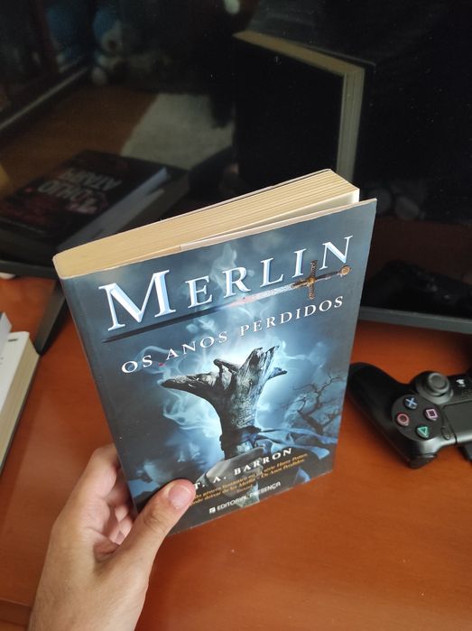 Livro Merlin Os Anos Perdidos