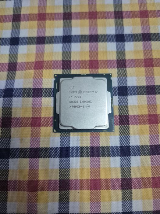 Intel Core i7-7700480285643212728320