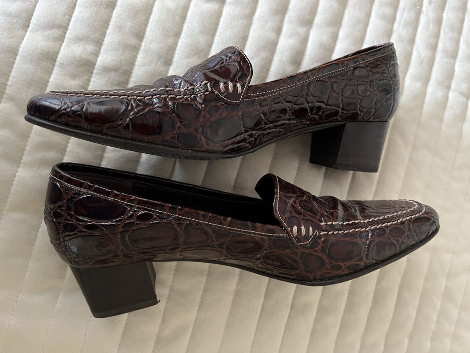 Sapatos castanhos, animal print