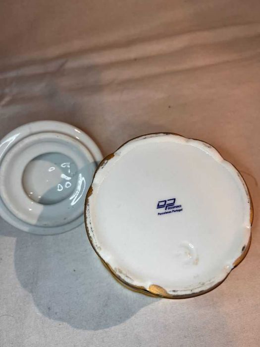 Pote decorativo em porcelana portuguesa DecoPorce com tampa
