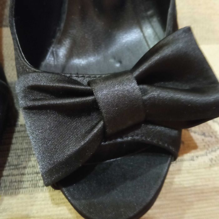 Mega Prima Moda aksamitne czarne szpilki r. 36 jak nowe