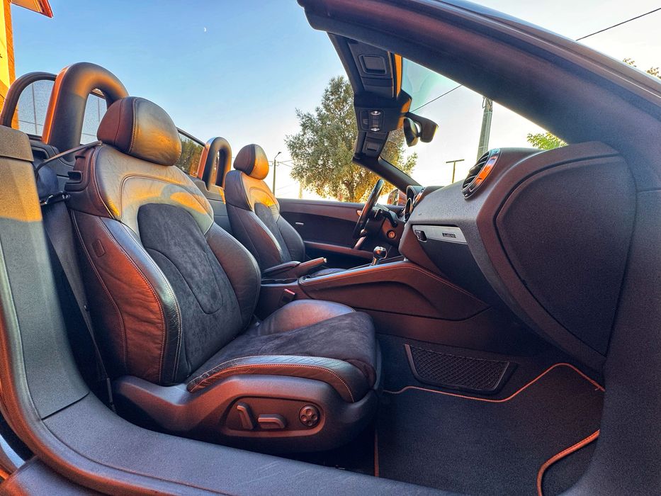 Audi TTS Roadster 2.0 TFSI Quattro 272cv - Desde 309€ Mês