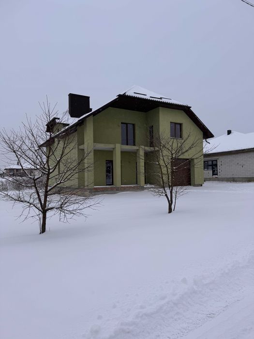 Продаж двоповерхового будинку 220 м² на ділянці 7 соток