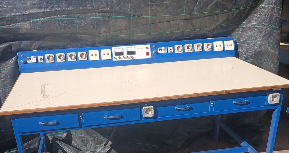 Bancada mesa de electronica reparações  trabalho  entrega