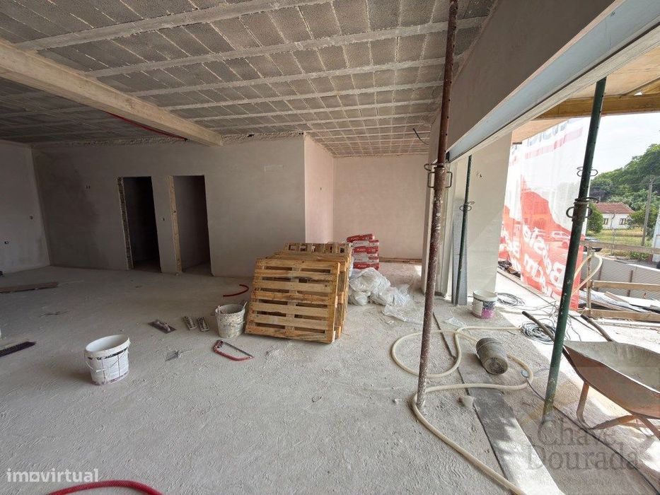 Apartamento T3+1 com garagem, na Mealhada