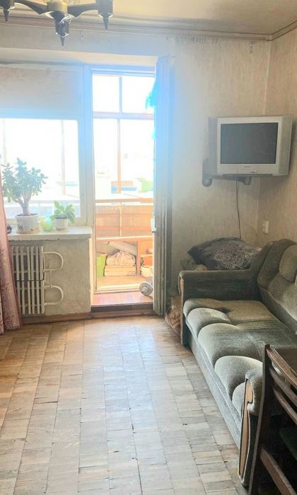 М.Холодная Гора, продам 2ух комн.кварт. ул.Холодногорская 9 Hg11