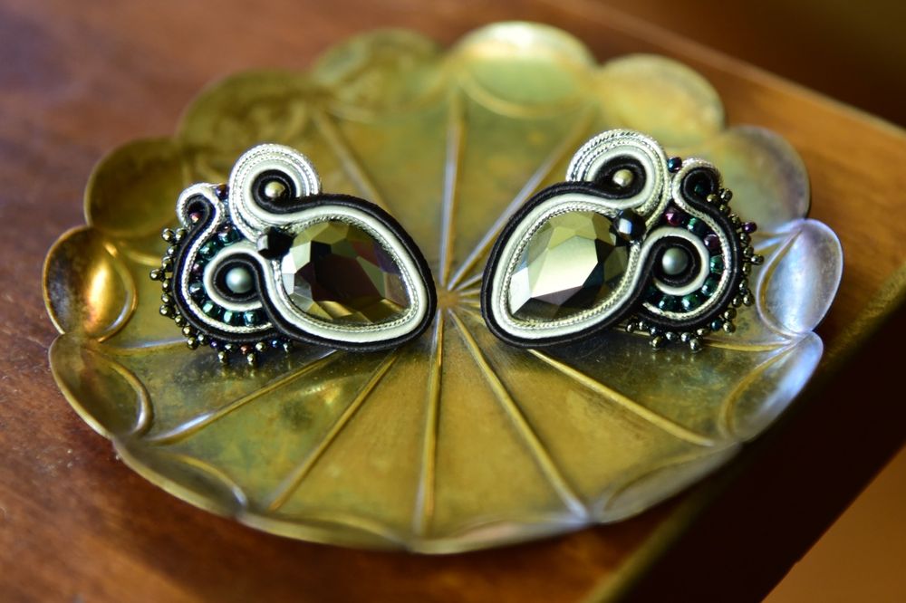 Mini kolczyki /klipsy sutasz