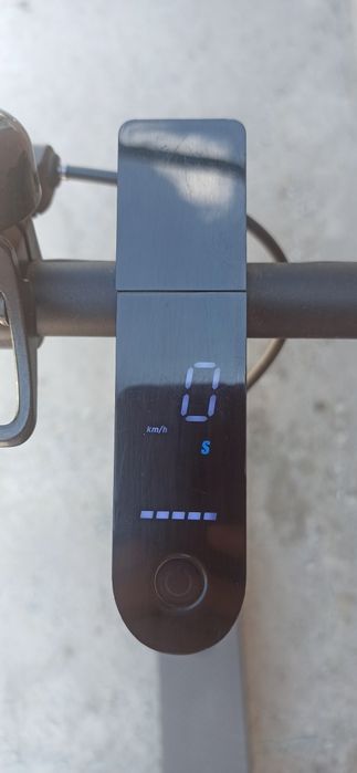 Електро самокат Xiaomi Essential