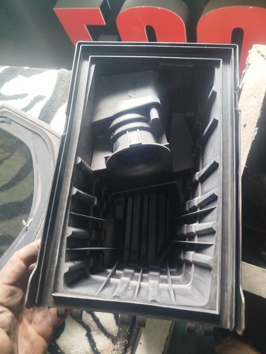 корпус повітряного фільтра з ДМРВ Фольксваген 2.0 tdi