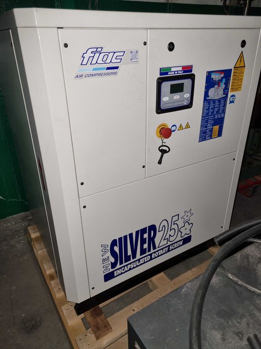 Compressor parafuso FIAC 25HP como novo