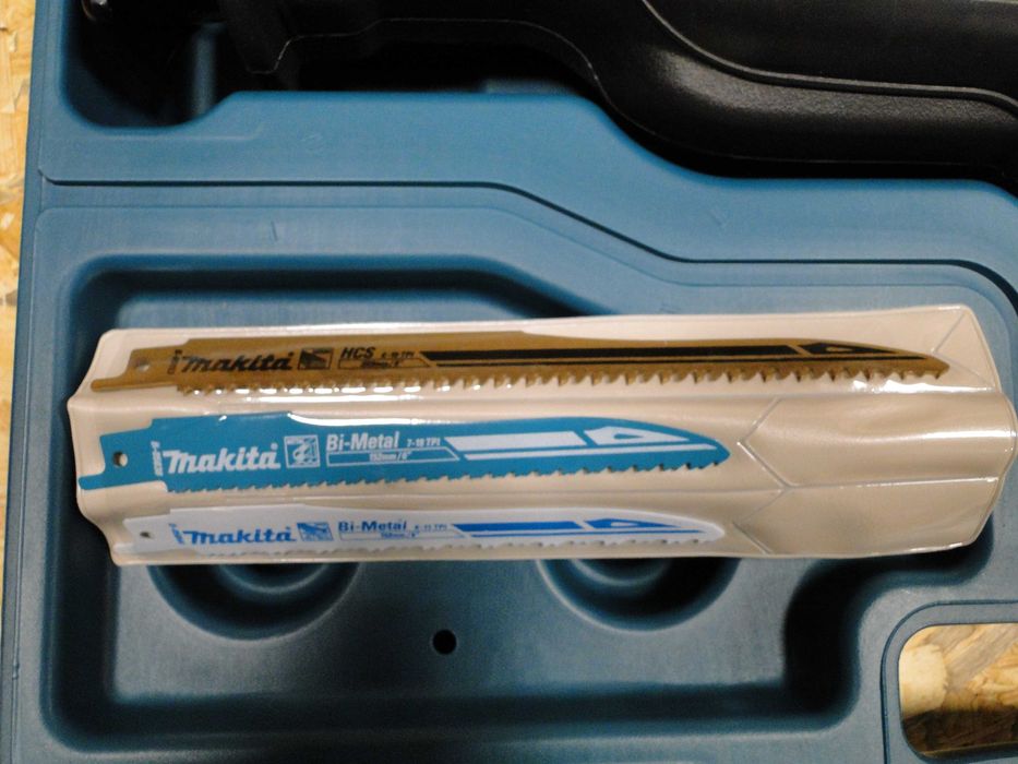 MAKITA JR3070CT , Piła Szablasta AVT 230V, w walizce, Nowa