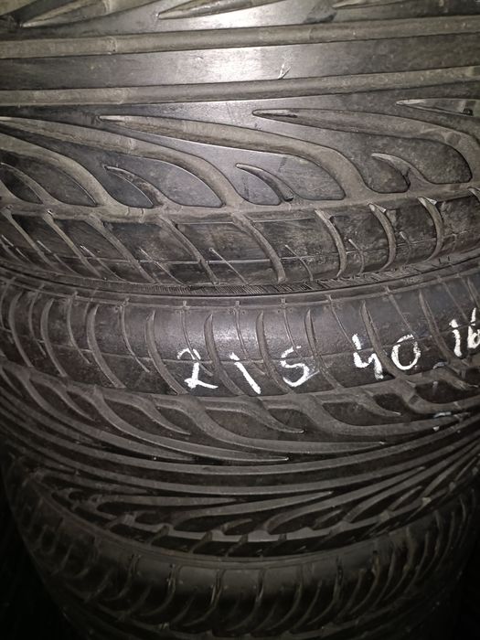 Pneus  215/40/16